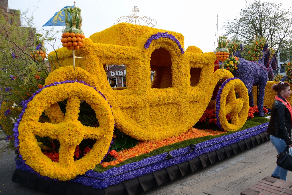 ../Images/Bloemencorso 2015 070.jpg